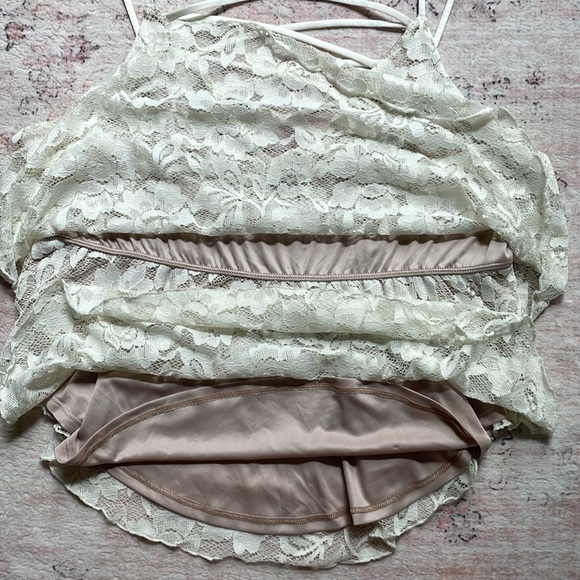 Express NWOT lace cami in cream size large - Picture 11 of 13